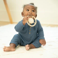 Happy Teether 10 Happy Teether -Occasionally Yours Bella Tunno Happy Teether Third Wheel 02