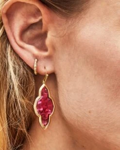 Framed Abbie Drop Earrings In Light Burgundy Illusion