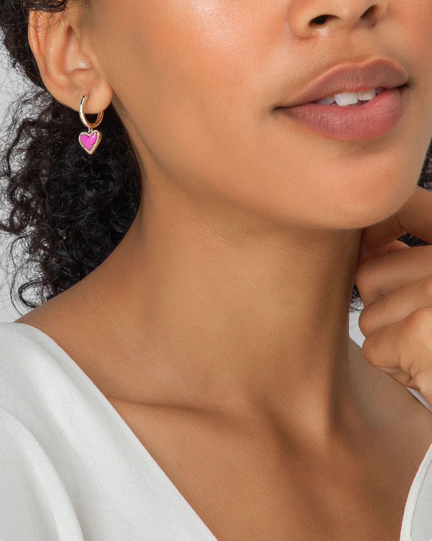 Ari Heart Huggie Earrings Ari Heart Huggie Earrings -Occasionally Yours Kendra Scott Heart Earrings 03