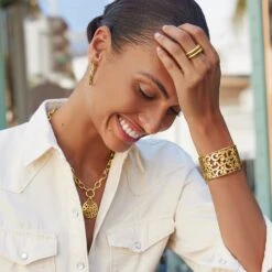 Contempo Medium Hoop Earrings 5 Contempo Medium Hoop Earrings -Occasionally Yours qija9906 04