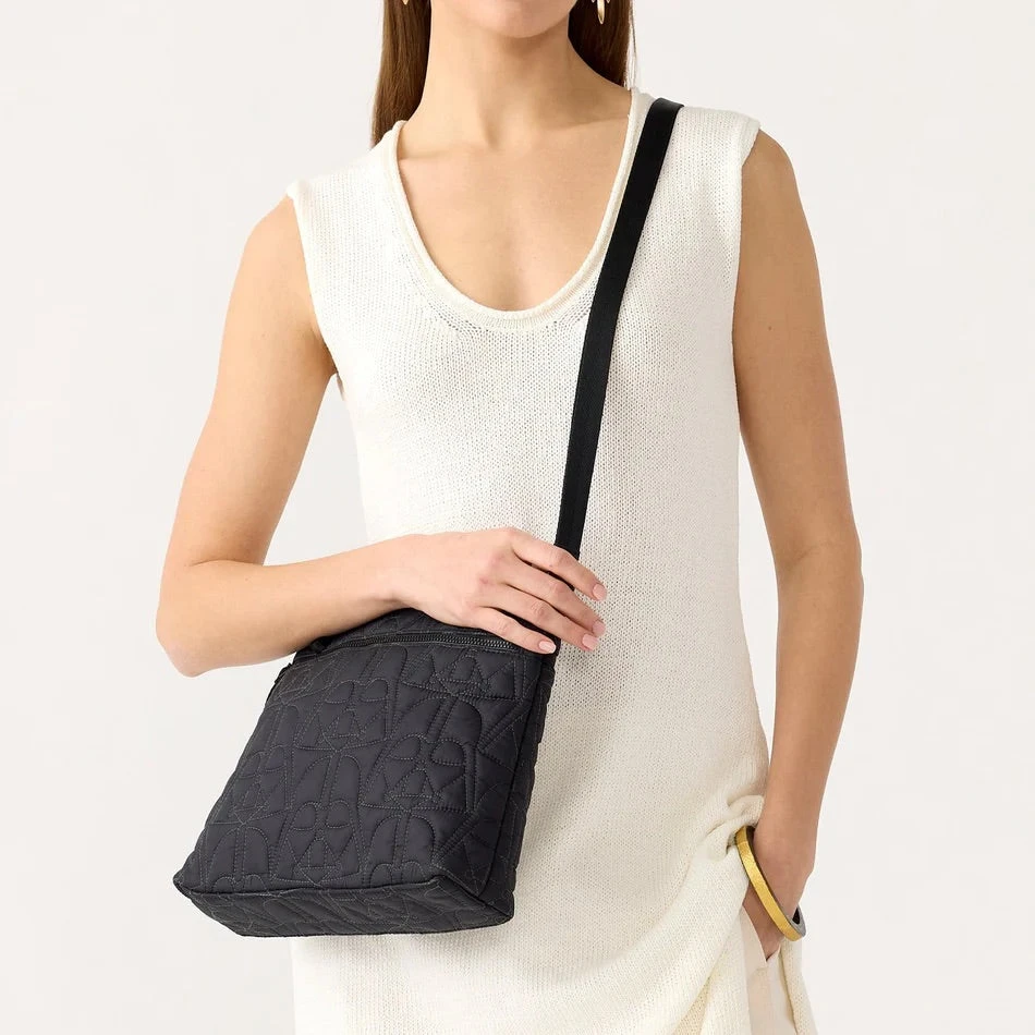 Original Zip Hipster : Darth Vader Vera Bradley Original Zip Hipster : Darth Vader -Occasionally Yours vb star wars og zip hipster darth vader 2