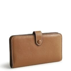 Vera Bradley Tab Wallet 4 Vera Bradley Tab Wallet -Occasionally Yours vb tab wallet leather roasted pecan 1